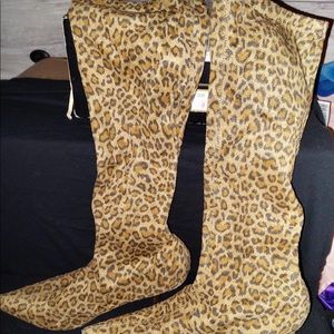 Colin Stuart suede leopard boots
